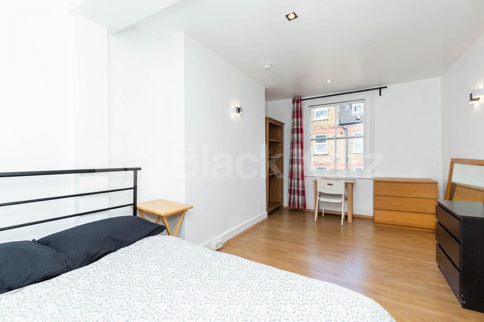 Located a stone throw from old Street station and close the trendy shoreditch City Road, Old Street - Shoreditch